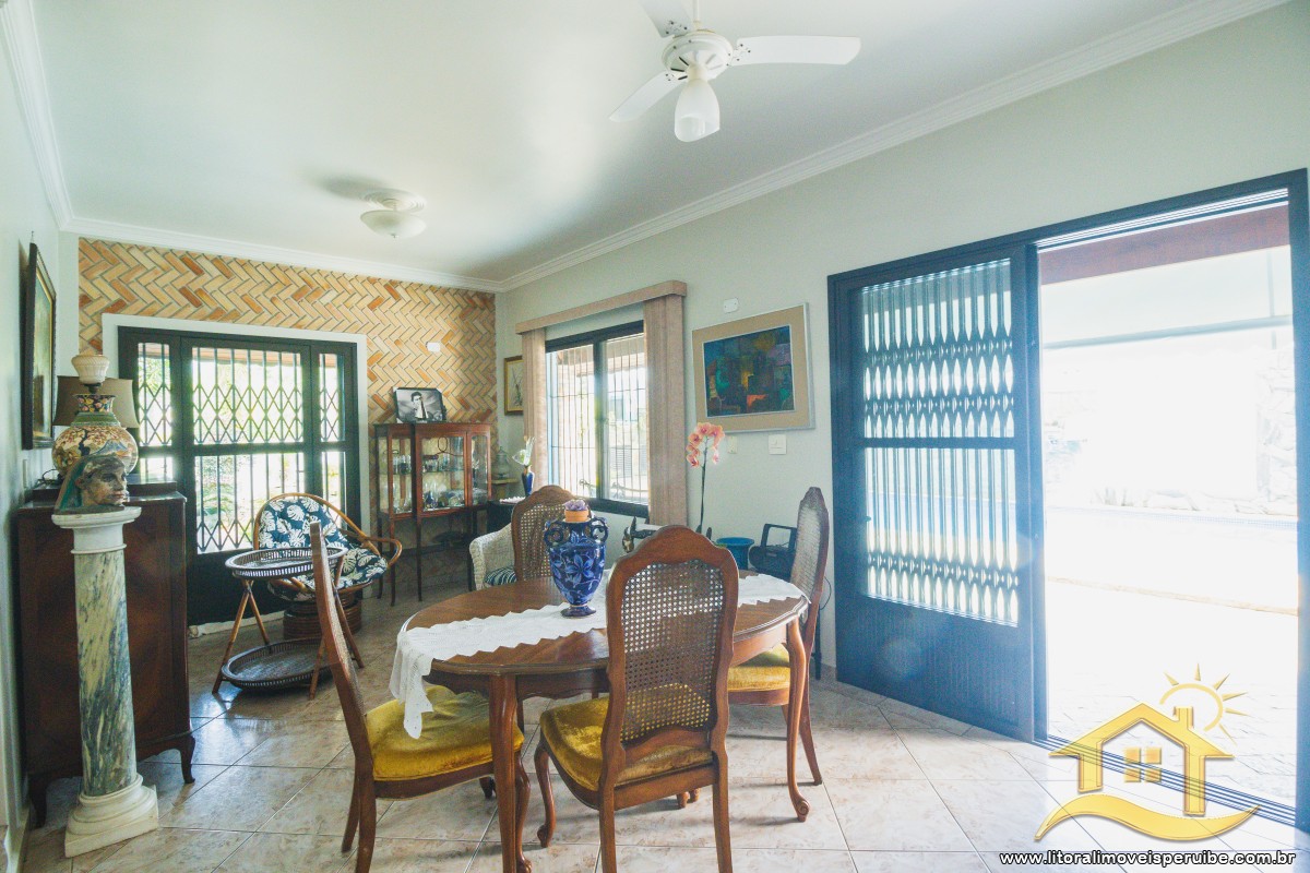 Casa no bairro Centro, Lado Linha