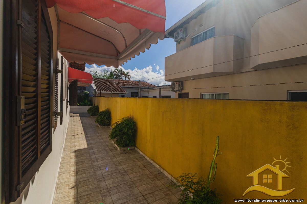 Casa no bairro Centro, Lado Linha