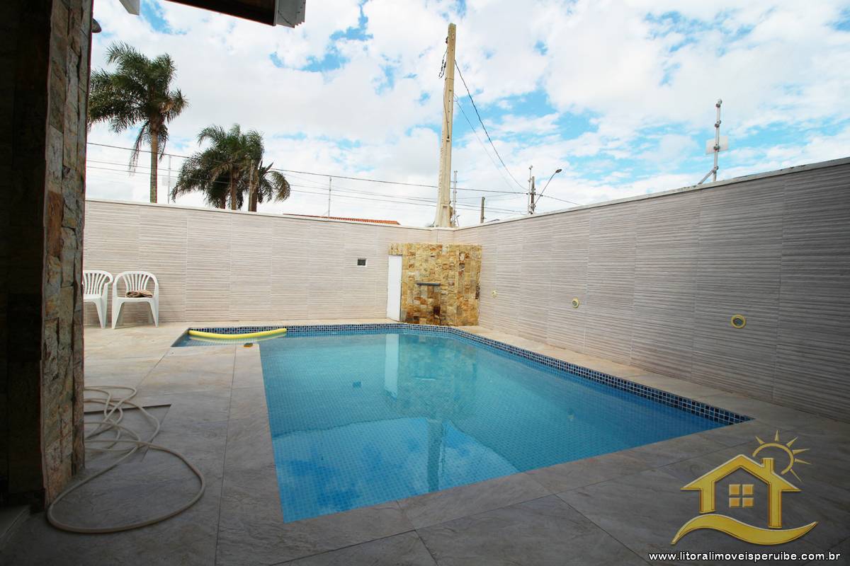 Casa no bairro Belmira Novaes, Lado Linha
