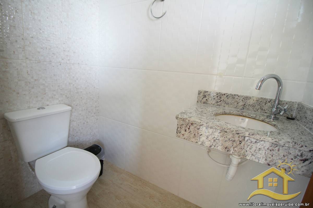 Casa no bairro Belmira Novaes, Lado Linha