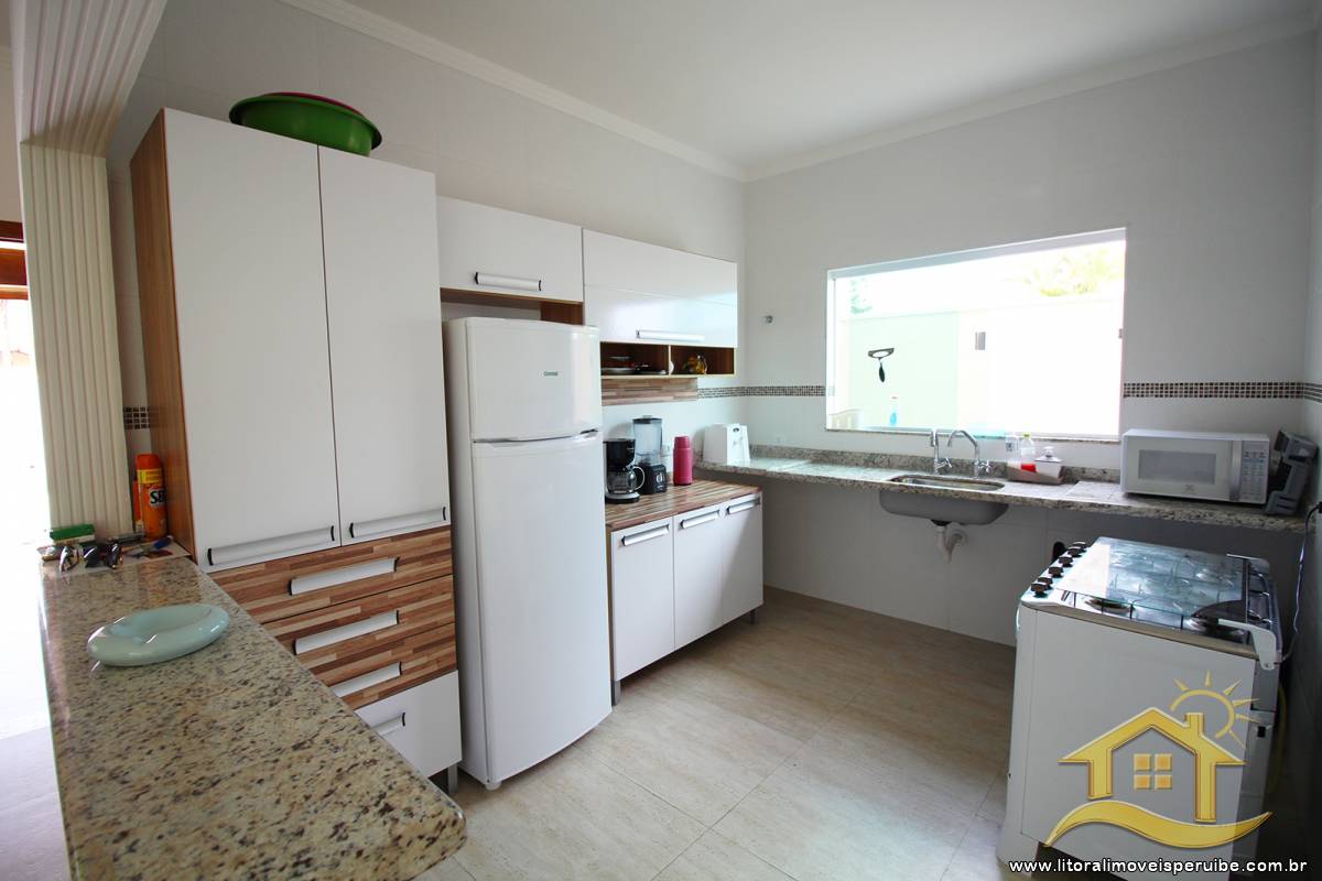 Casa no bairro Belmira Novaes, Lado Linha
