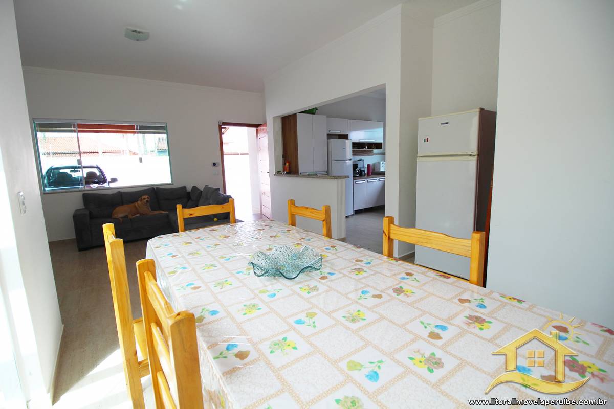 Casa no bairro Belmira Novaes, Lado Linha