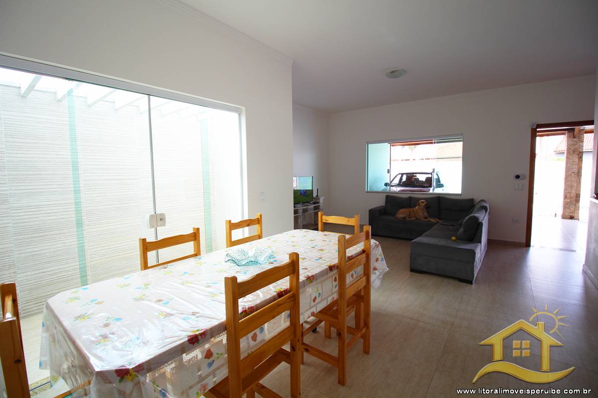 Casa no bairro Belmira Novaes, Lado Linha