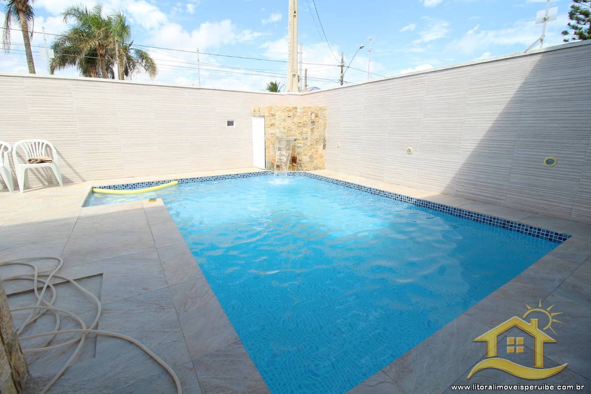 Casa no bairro Belmira Novaes, Lado Linha