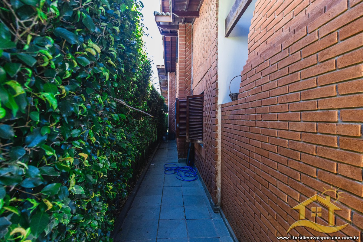 Casa no bairro Bougainvillée II, Lado Linha