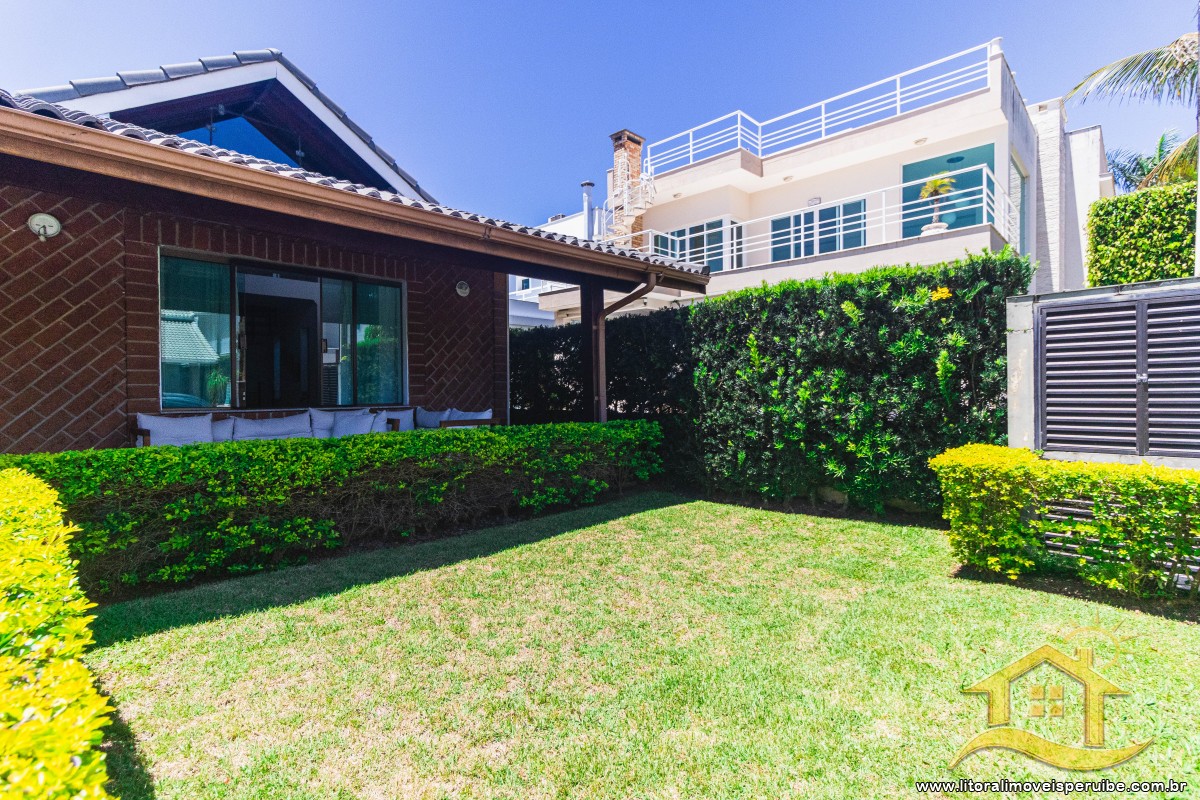 Casa no bairro Bougainvillée II, Lado Linha