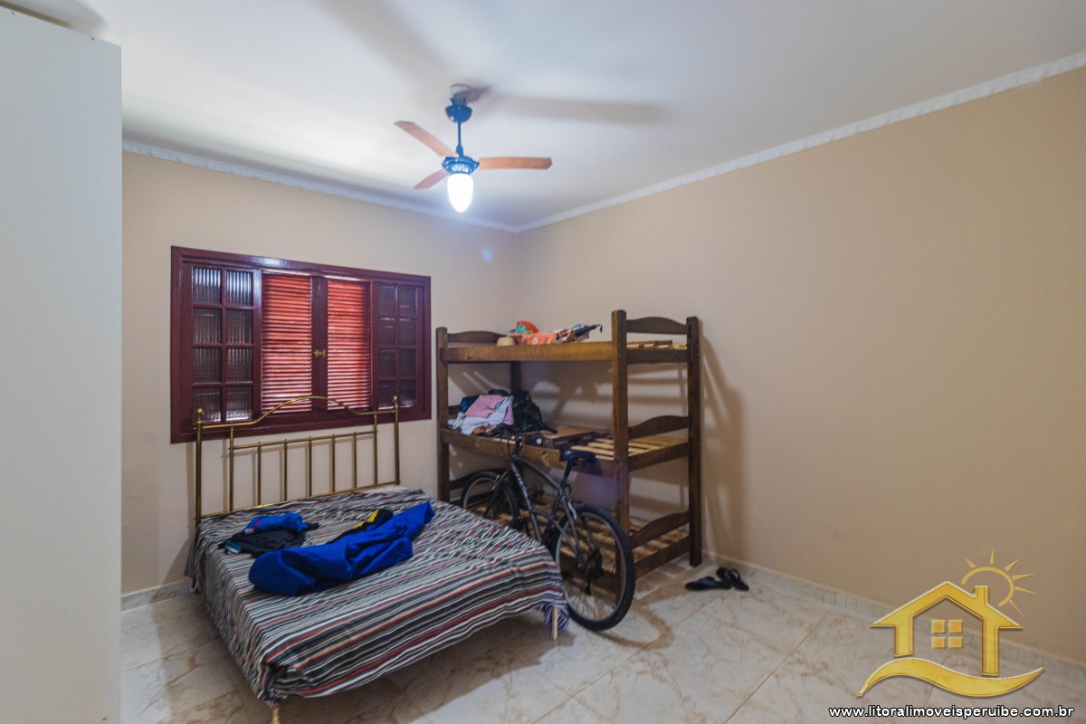 Casa no bairro Belmira Novaes, Lado Linha