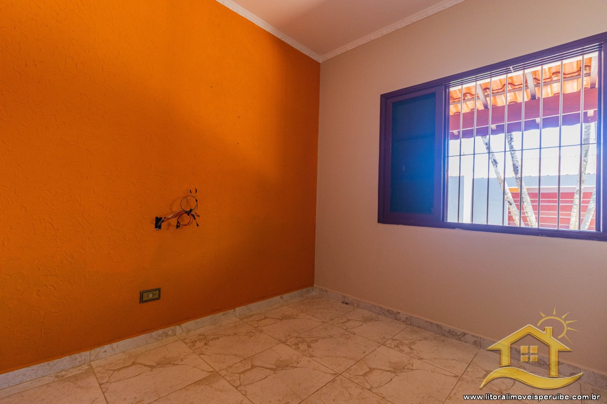 Casa no bairro Belmira Novaes, Lado Linha