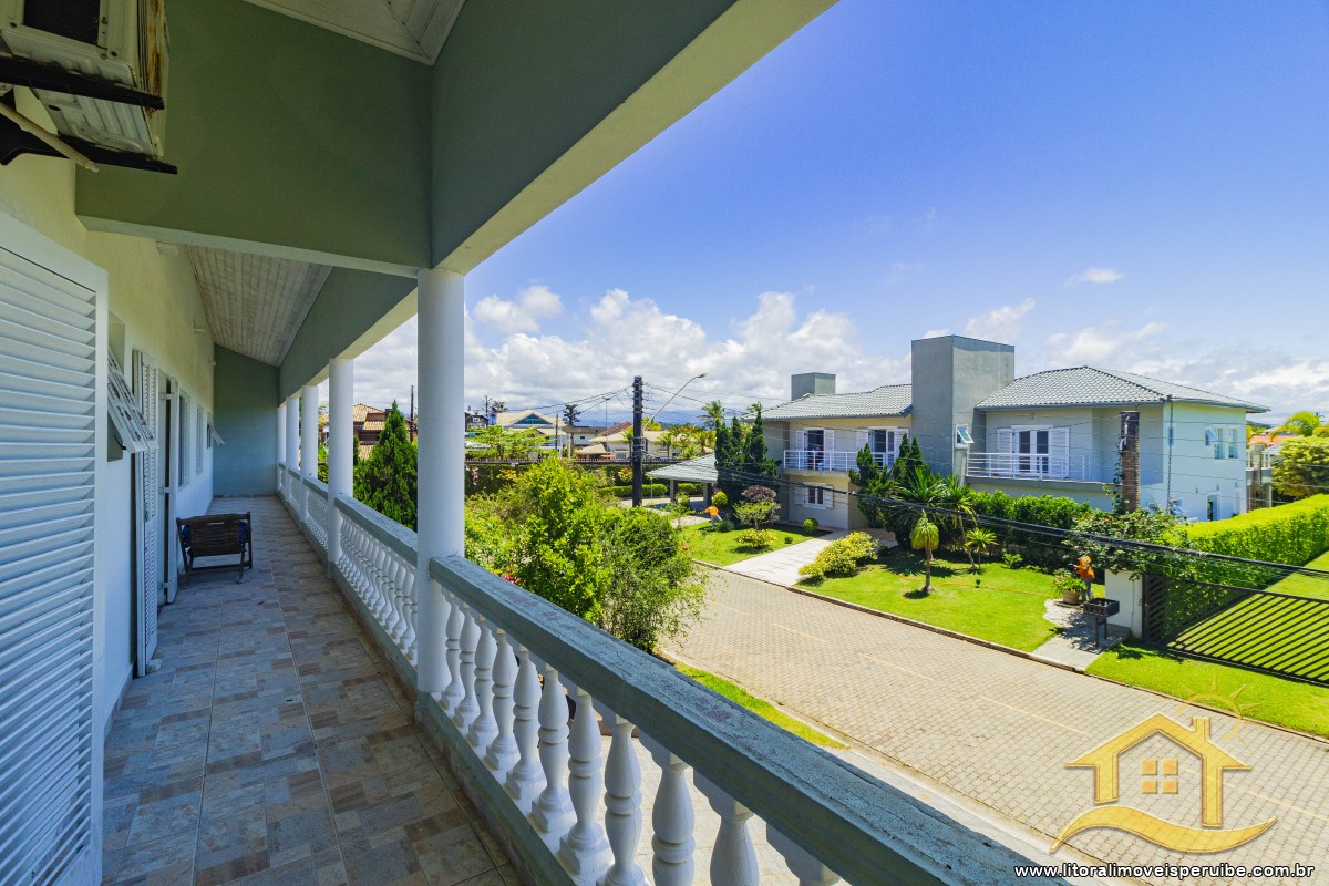 Casa no bairro Bougainvillée II, Lado Linha