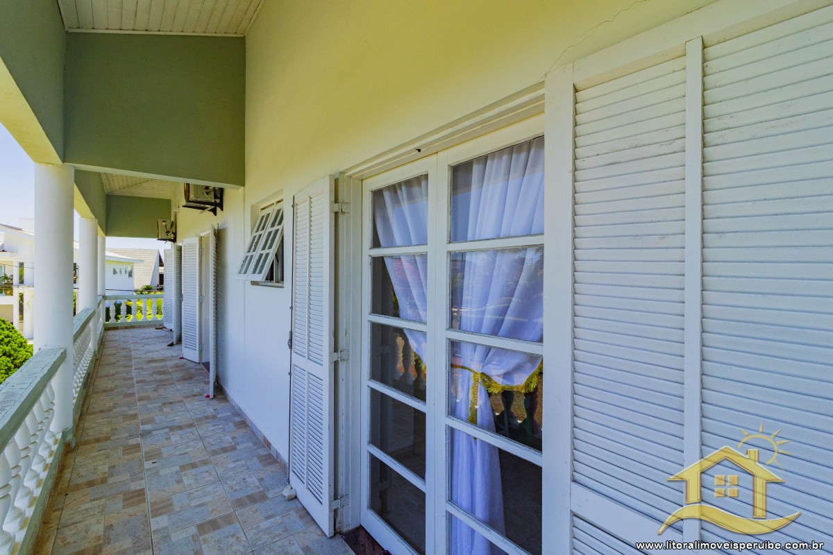 Casa no bairro Bougainvillée II, Lado Linha