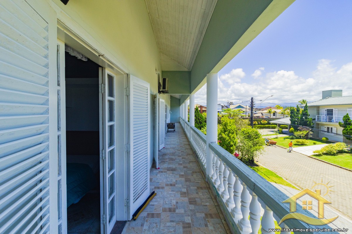 Casa no bairro Bougainvillée II, Lado Linha
