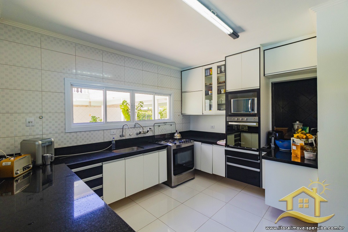 Casa no bairro Bougainvillée II, Lado Linha