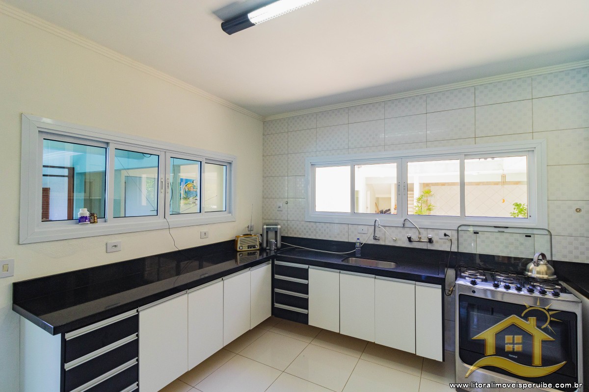 Casa no bairro Bougainvillée II, Lado Linha