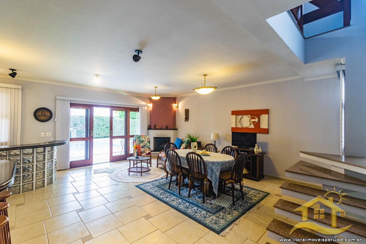 Casa no bairro Bougainvillée II, Lado Linha