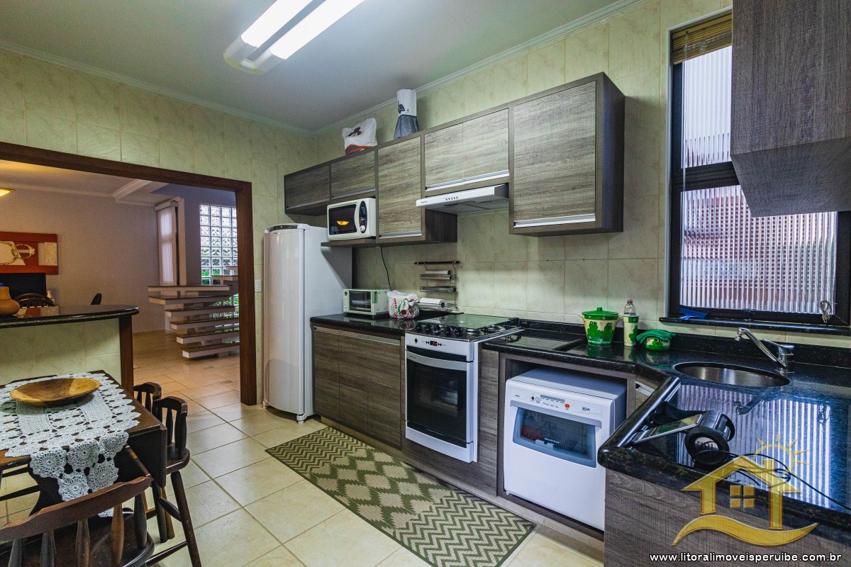 Casa no bairro Bougainvillée II, Lado Linha