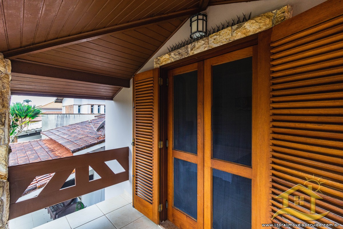 Casa no bairro Bougainvillée II, Lado Linha