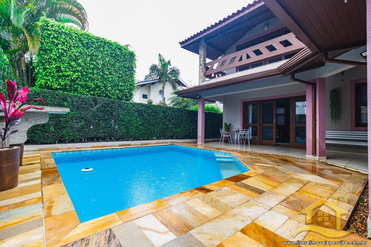 Casa no bairro Bougainvillée II, Lado Linha