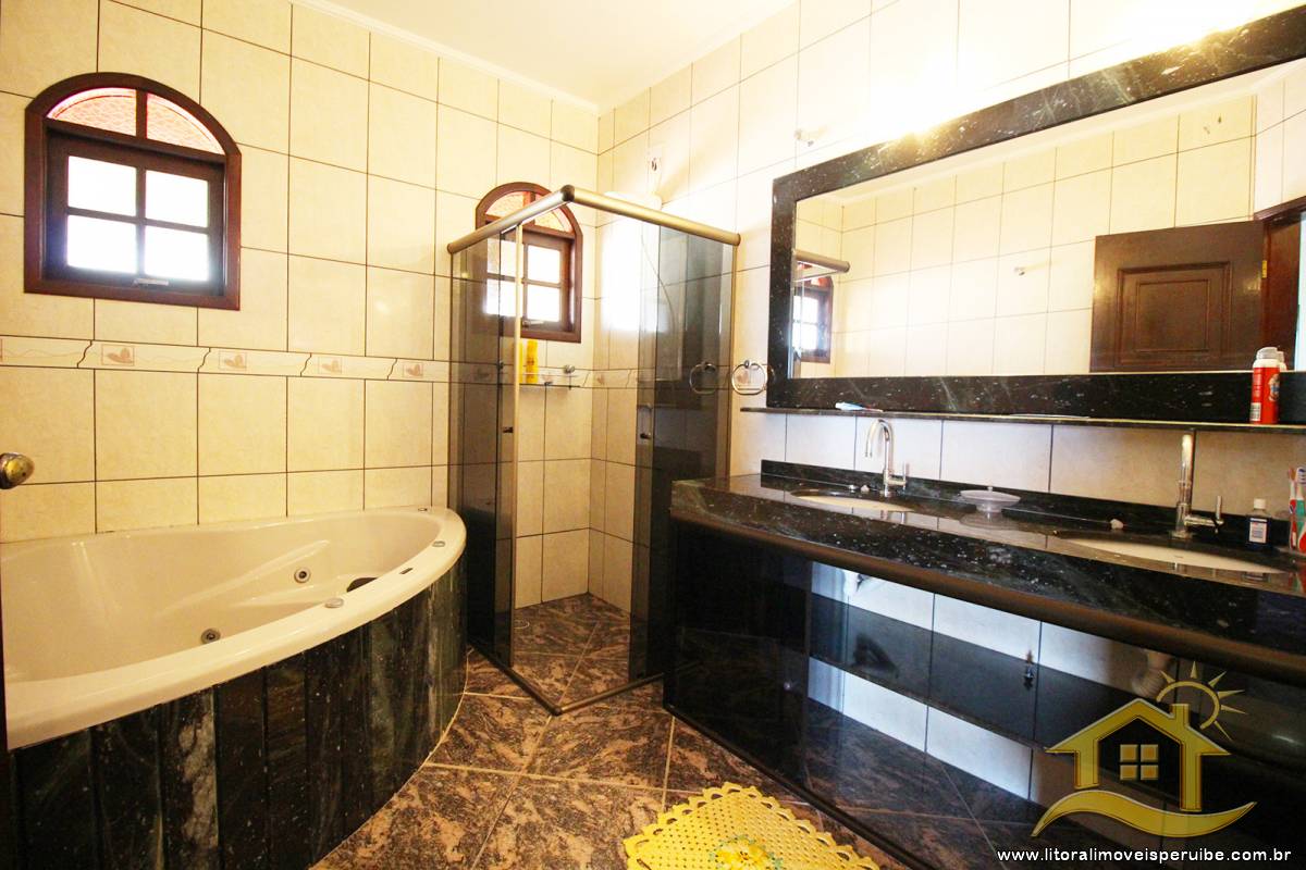Casa no bairro Belmira Novaes, Lado Praia