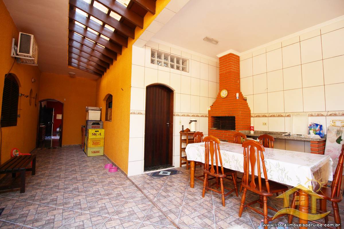 Casa no bairro Belmira Novaes, Lado Praia