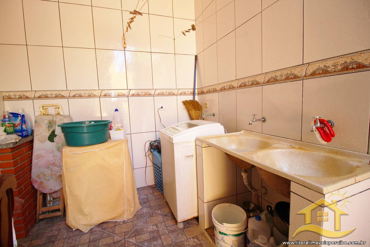 Casa no bairro Belmira Novaes, Lado Praia