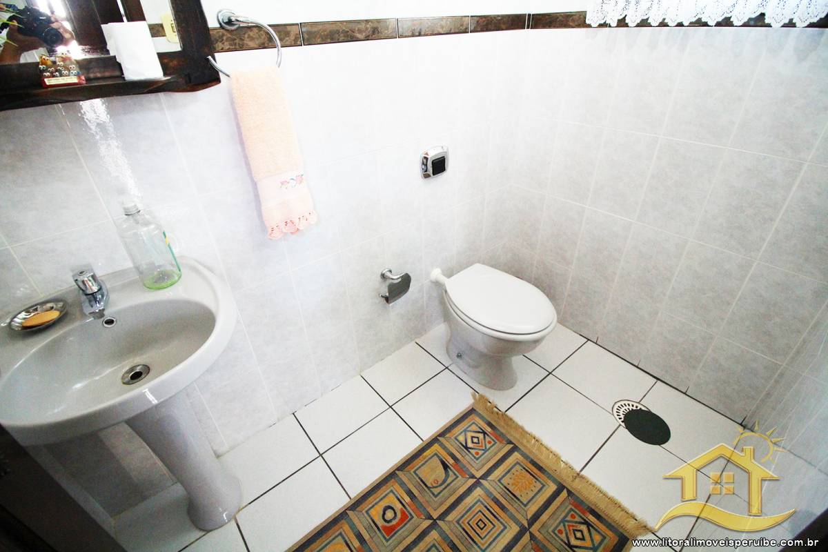 Casa no bairro Centro, Lado Linha