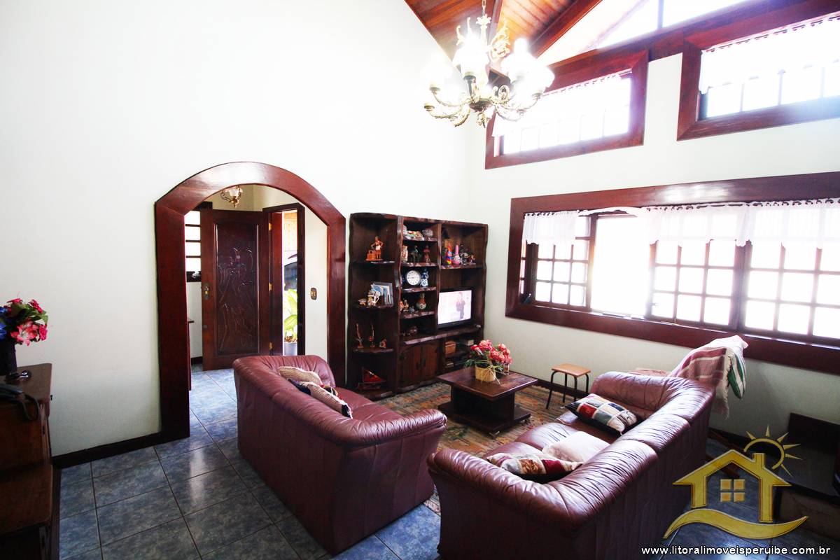 Casa no bairro Centro, Lado Linha