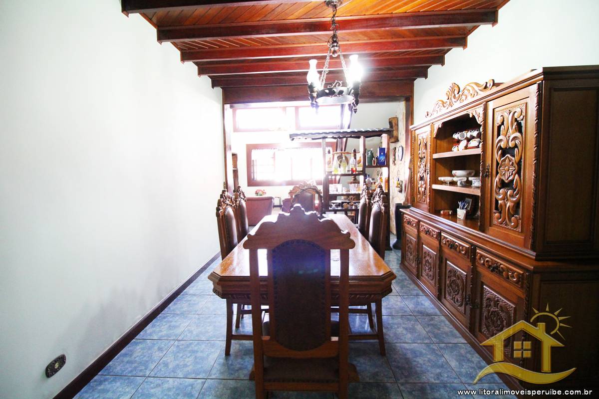 Casa no bairro Centro, Lado Linha