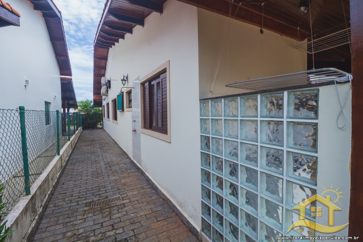 Casa no bairro Bougainvillée II, Lado Linha