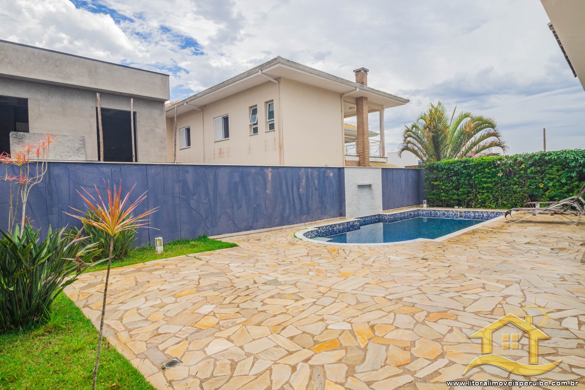 Casa no bairro Bougainvillée IV, Pós Linha