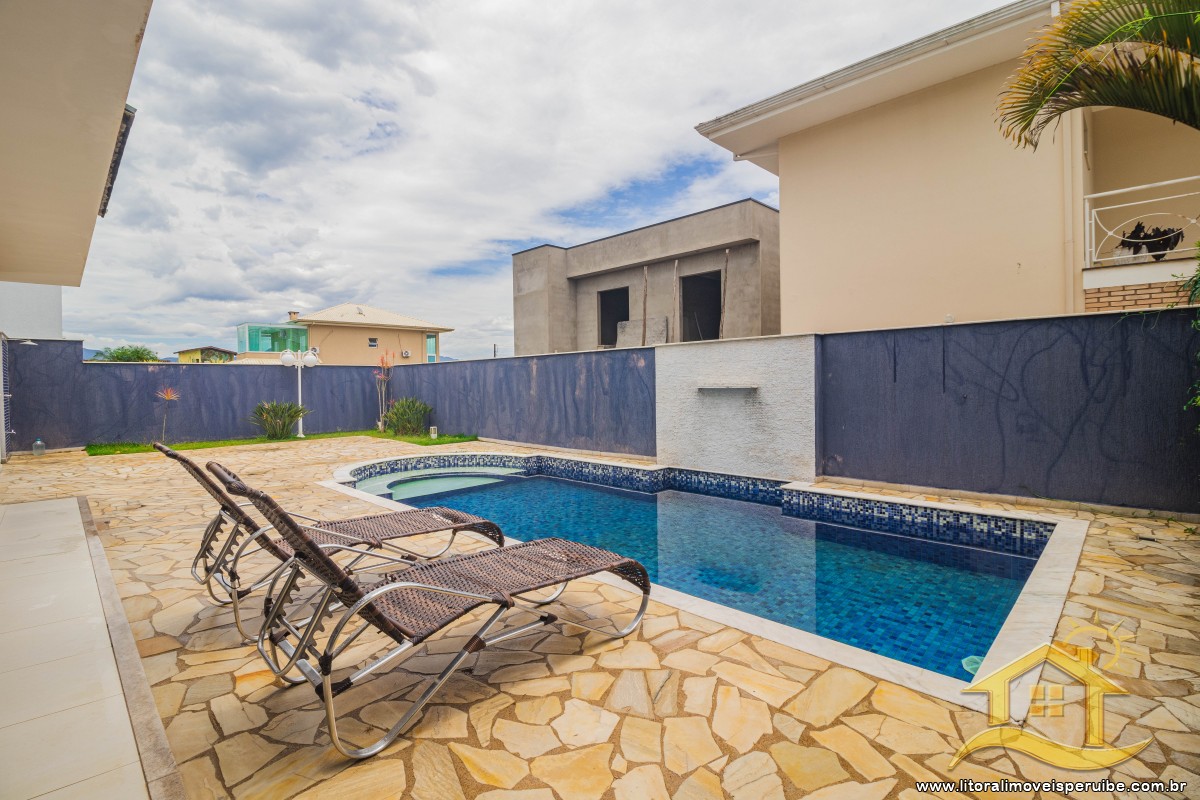 Casa no bairro Bougainvillée IV, Pós Linha