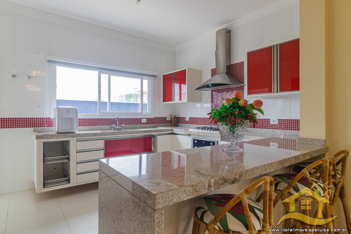 Casa no bairro Bougainvillée IV, Pós Linha