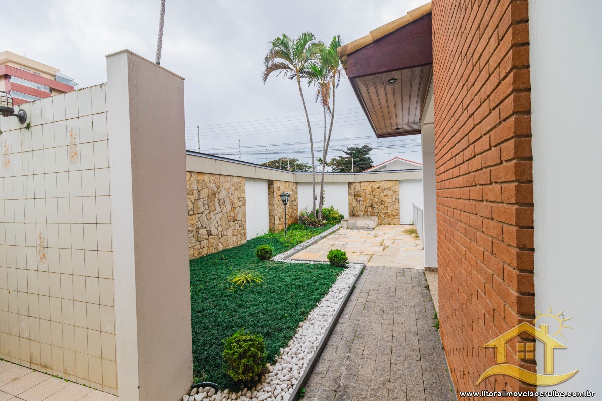 Casa no bairro Centro, Lado Linha