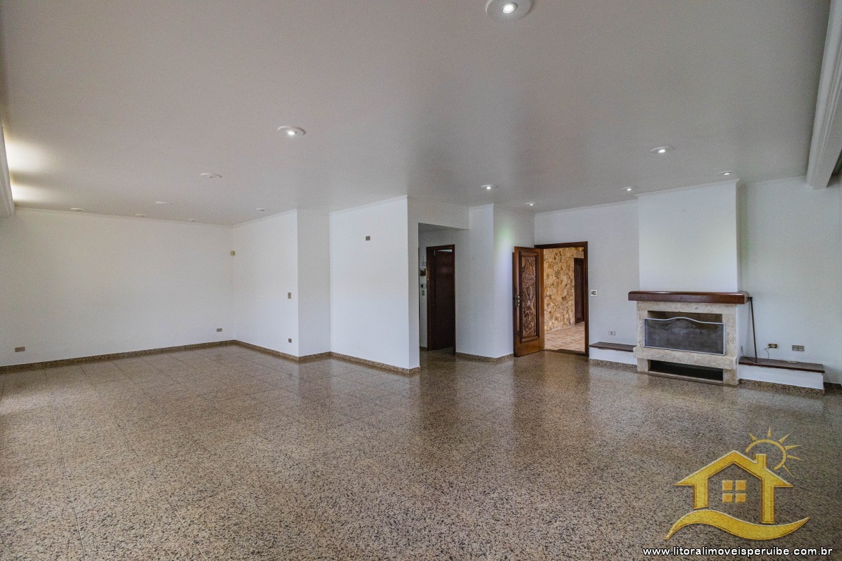 Casa no bairro Centro, Lado Linha
