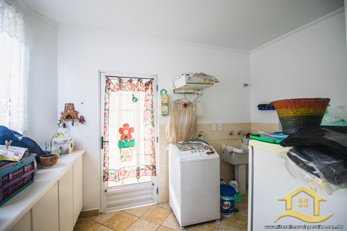 Casa no bairro Bougainvillée III, Lado Linha