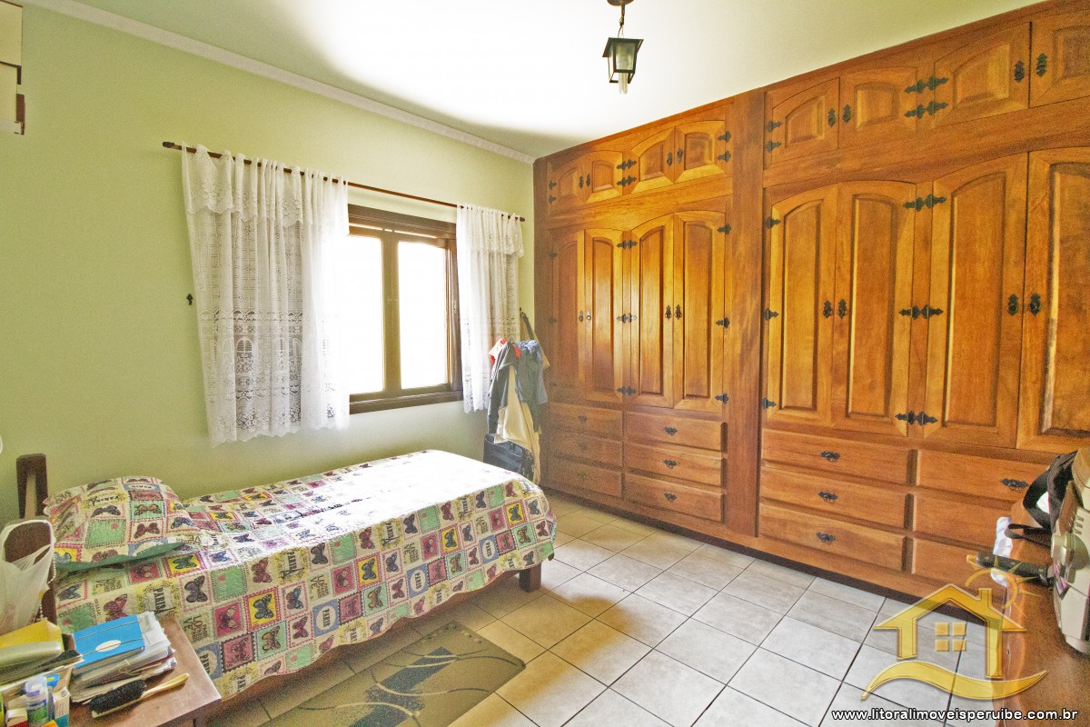 Casa no bairro Centro, Lado Linha