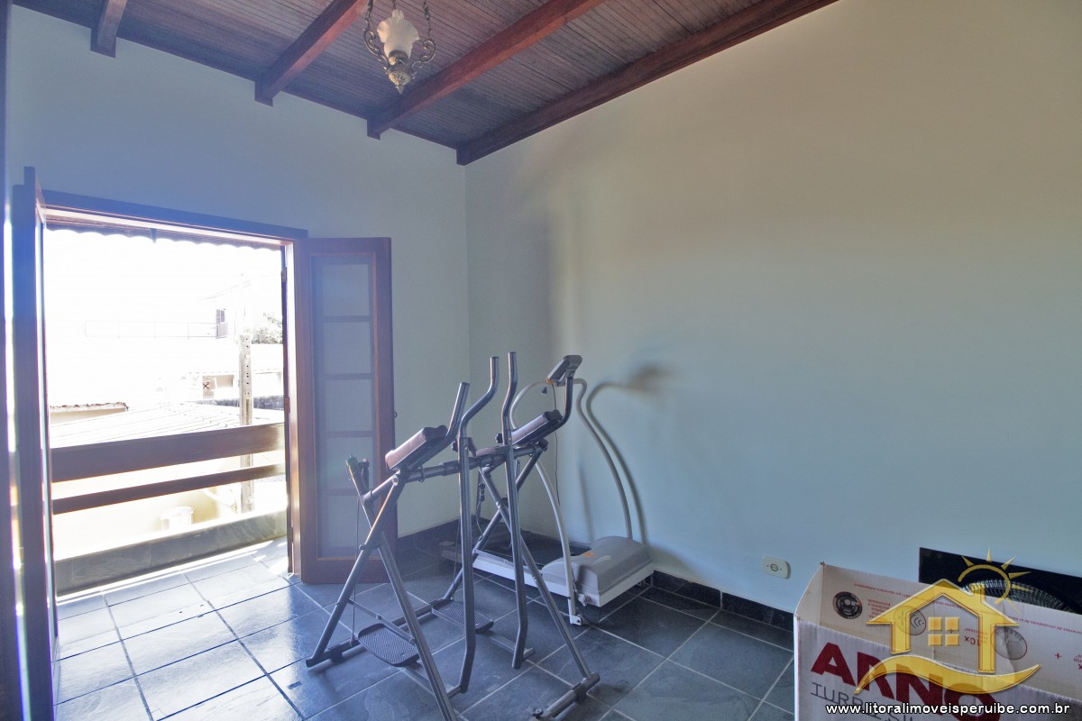Casa no bairro Centro, Lado Linha