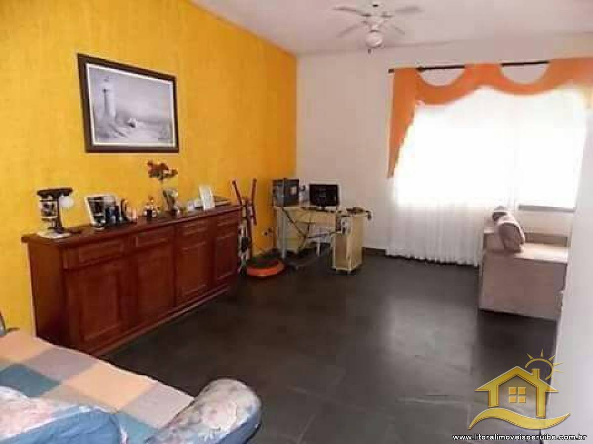Casa no bairro Belmira Novaes, Lado Linha