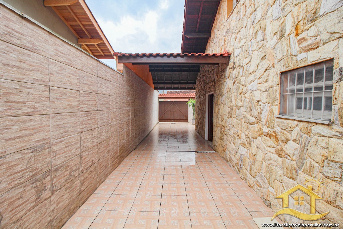 Casa no bairro Jardim Peruíbe, Pós Linha