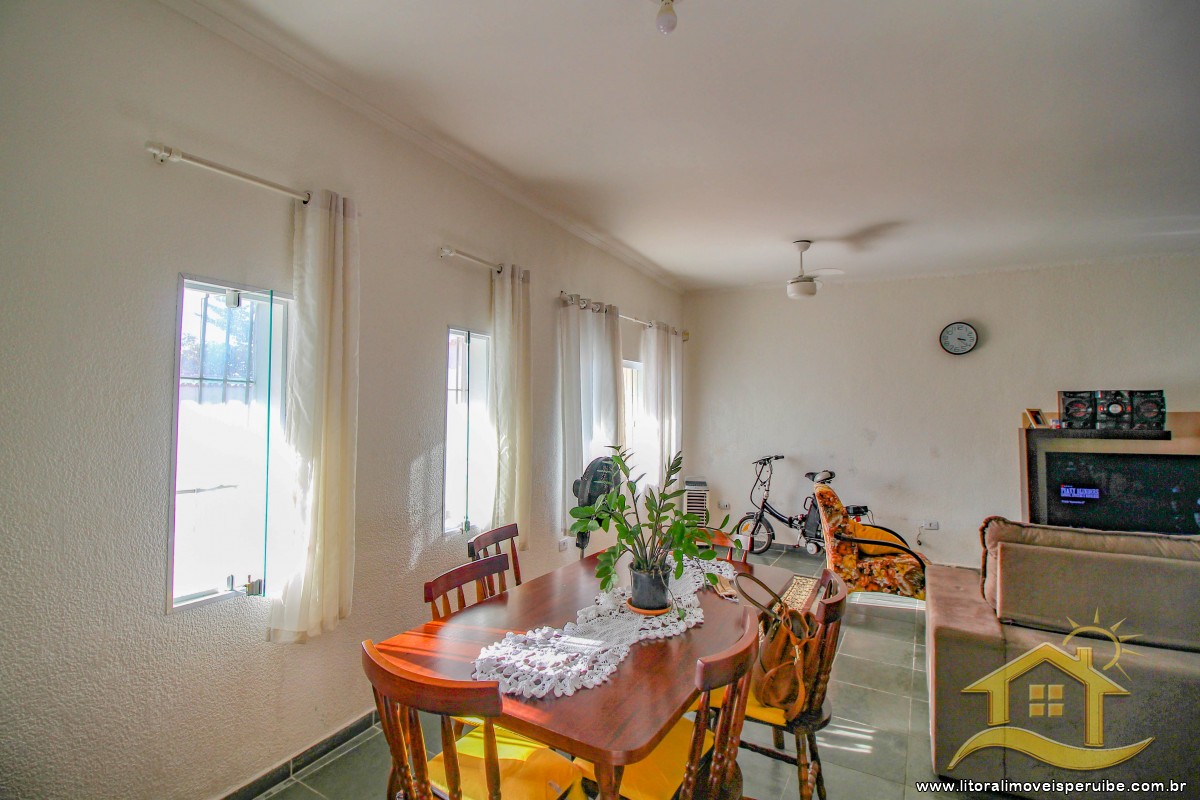 Casa no bairro Belmira Novaes, Lado Linha