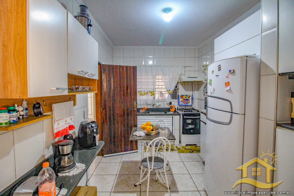 Casa no bairro Belmira Novaes, Lado Linha