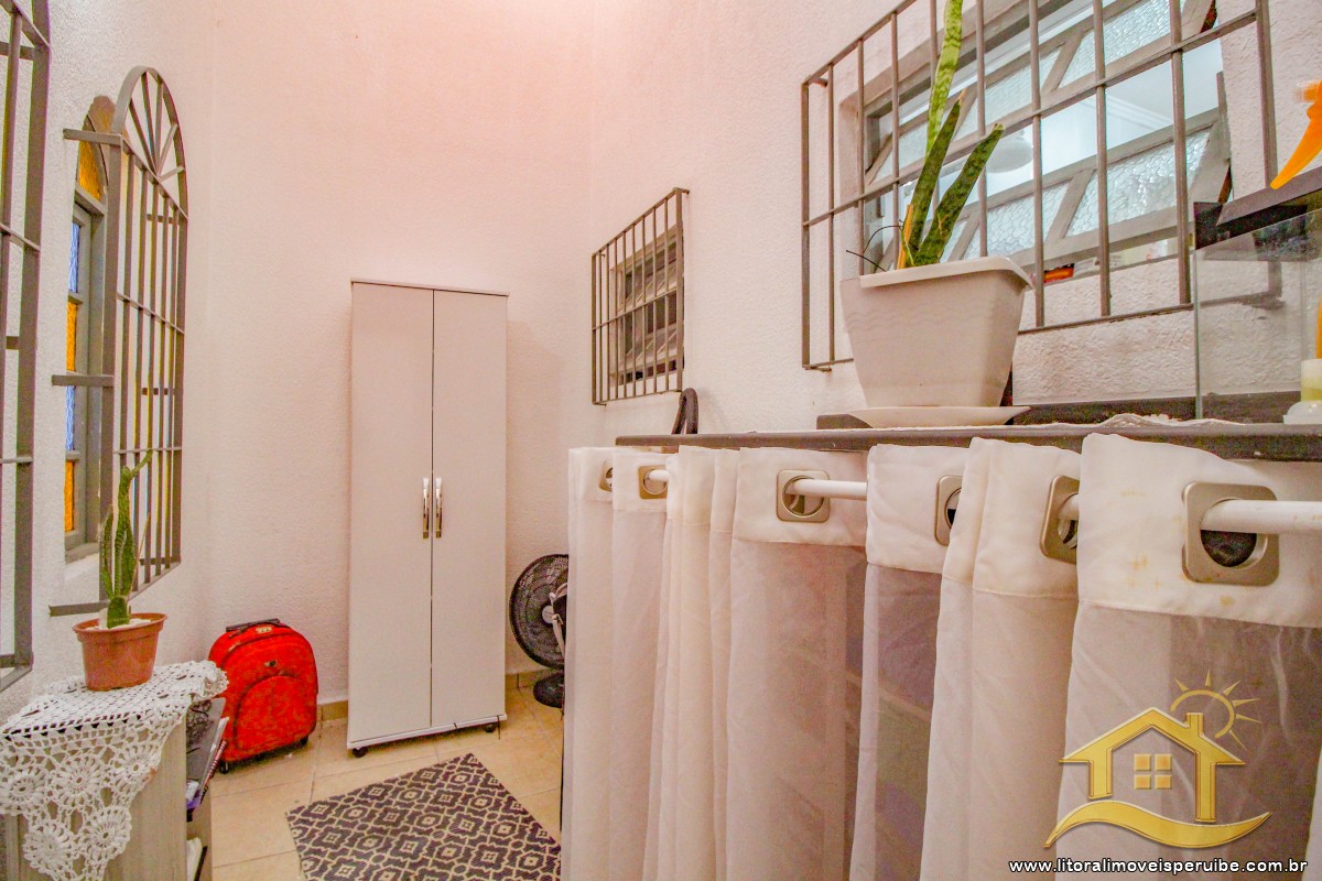 Casa no bairro Belmira Novaes, Lado Linha