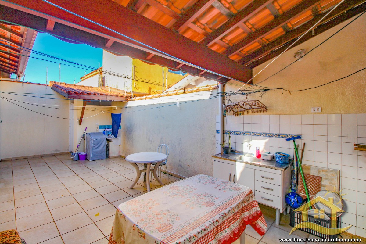 Casa no bairro Belmira Novaes, Lado Linha