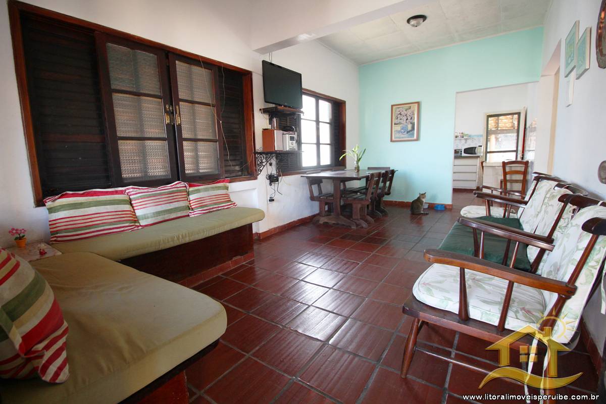 Casa no bairro Belmira Novaes, Lado Linha