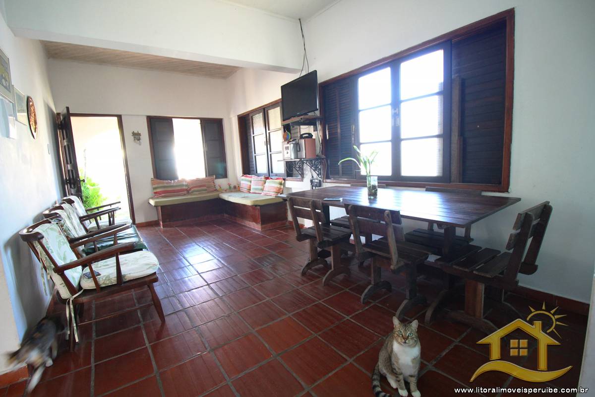 Casa no bairro Belmira Novaes, Lado Linha