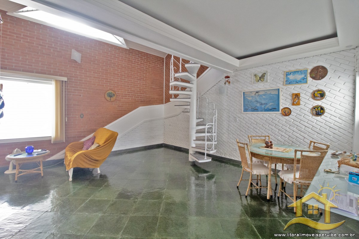 Casa no bairro Oásis, Lado Linha