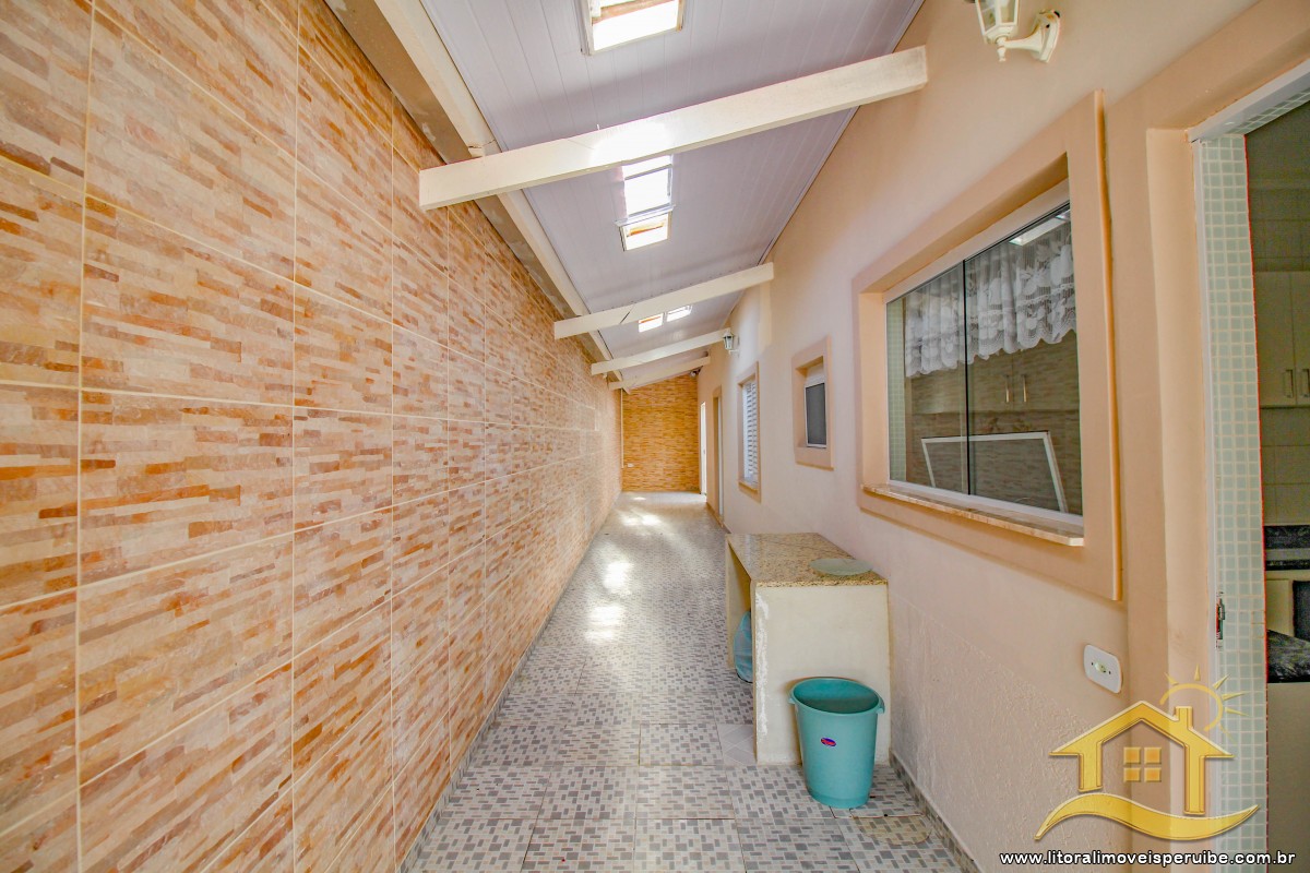 Casa no bairro Jardim Peruíbe, Pós Linha