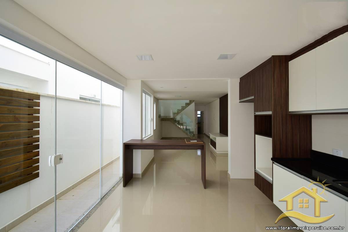 Casa no bairro Centro, Lado Linha