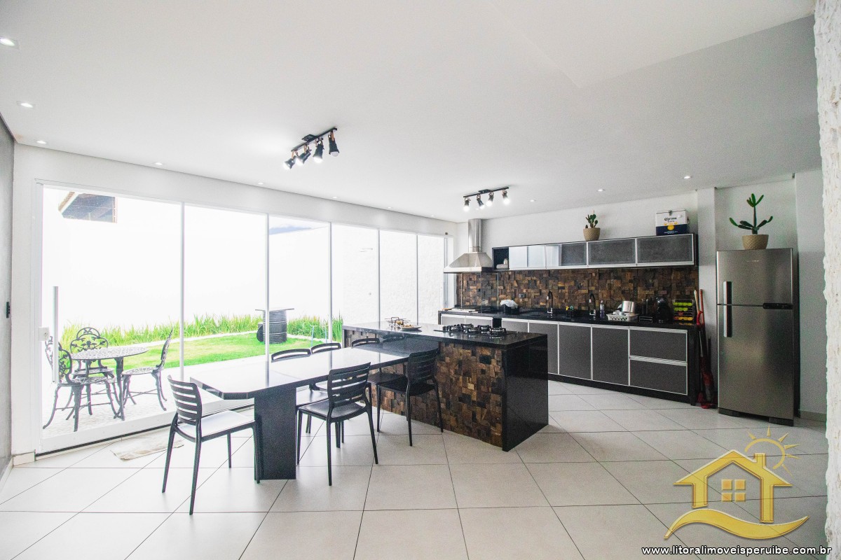 Casa no bairro Centro, Lado Linha