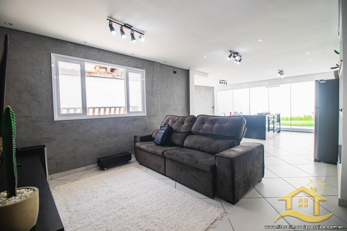 Casa no bairro Centro, Lado Linha