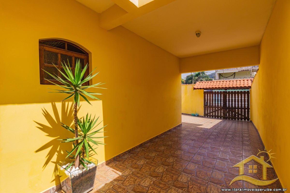 Casa no bairro Belmira Novaes, Lado Linha